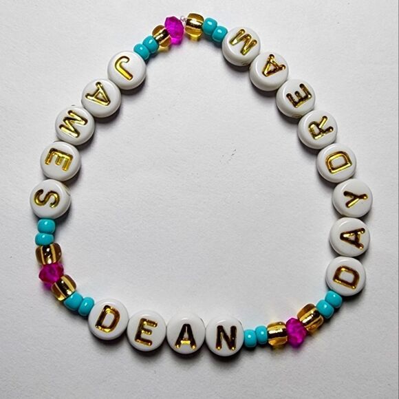 Taylor Swift Friendship Bracelet - Picture 1 of 2